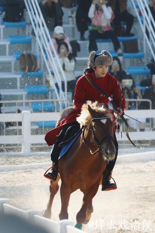 于适携手浪琴荣膺荣耀头衔,助力骑射赛事推广 于适携手浪琴荣膺荣耀头衔,助力骑射赛事推广