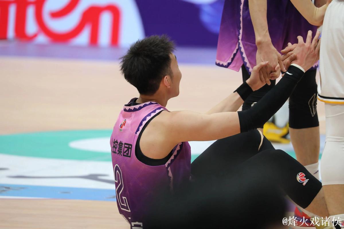 热身赛-廖三宁贡献13+6 中国男篮大胜波黑20分