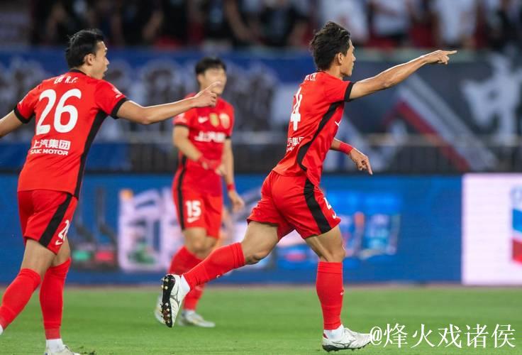 亚冠-颜骏凌点球失守 上海海港0-4惨败神户胜利船