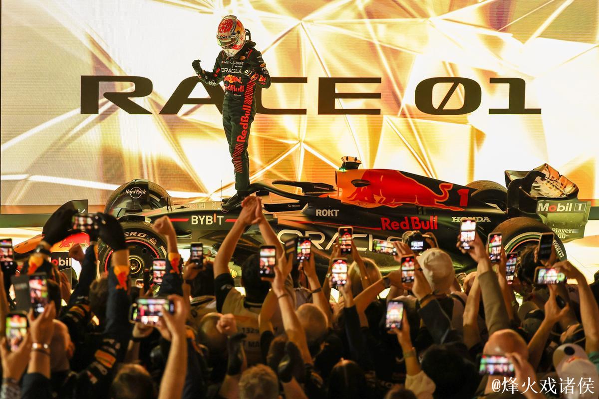 F1美国大奖赛:维斯塔潘杆位加冕冠军,诺里斯第二勒克莱尔第三 F1美国大奖赛:维斯塔潘杆位加冕冠军,诺里斯第二勒克莱尔第三